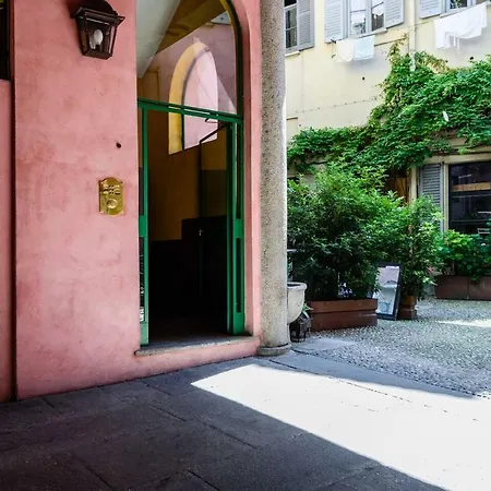 Altido Cozy Apt For 4 Close To Basilica Di Sant'ambrogio Apartamento *