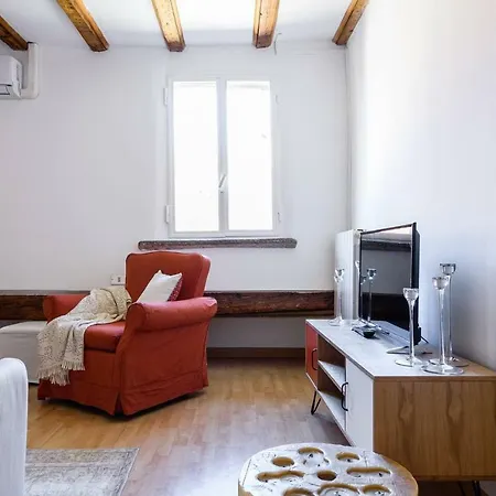 Altido Cozy Apt For 4 Close To Basilica Di Sant'ambrogio Apartment *